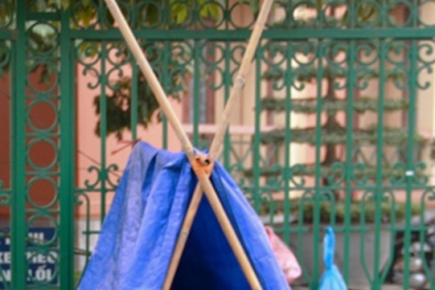 Người Hà Nội làm lều để tránh rét